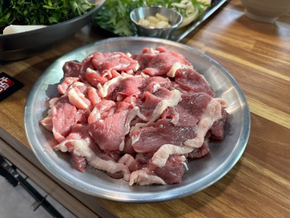 솥뚜껑오리구이 이미지