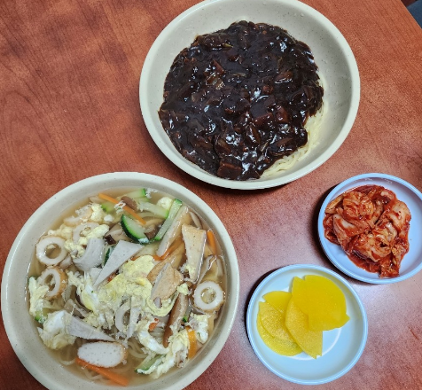 우동짜장 이미지
