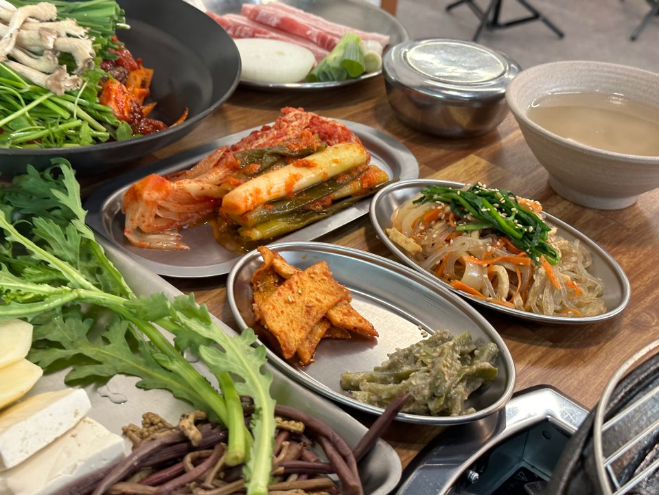 솥뚜껑오리구이 이미지