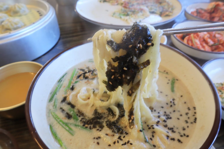 뜨락칼국수 이미지