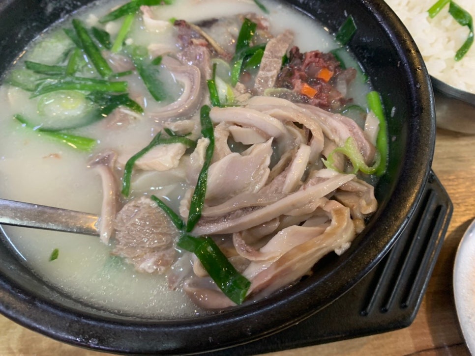 장군돼지국밥.수육 이미지
