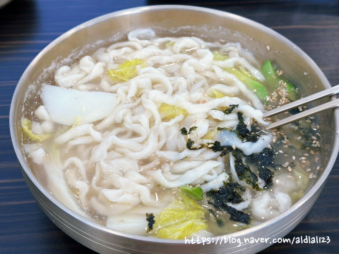 바른손칼국수 이미지