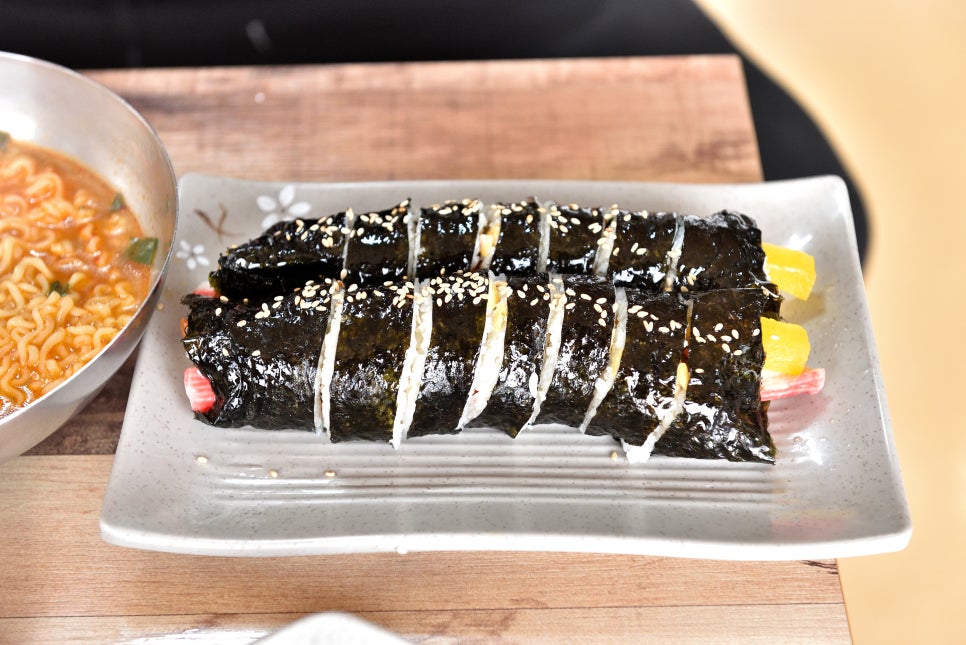 고래김밥 이미지