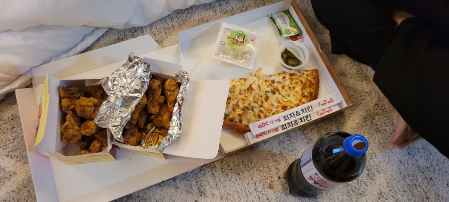 꾸띵피자치킨 이미지