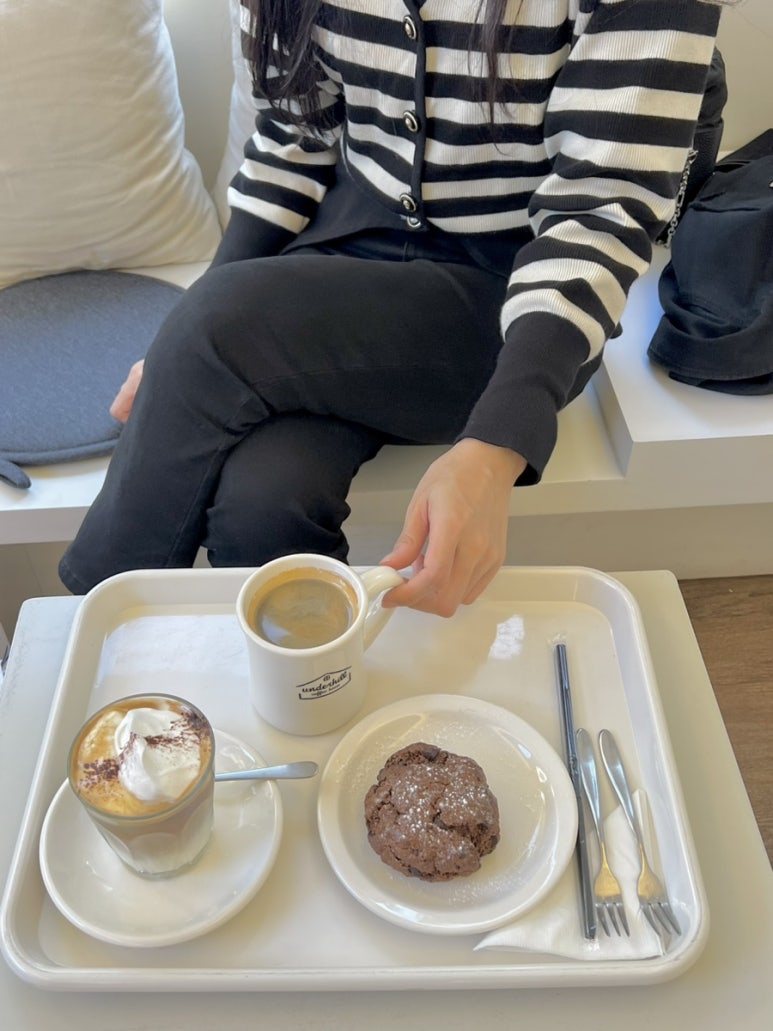 카페언더힐 이미지