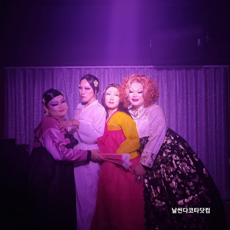 타이트홀 이미지