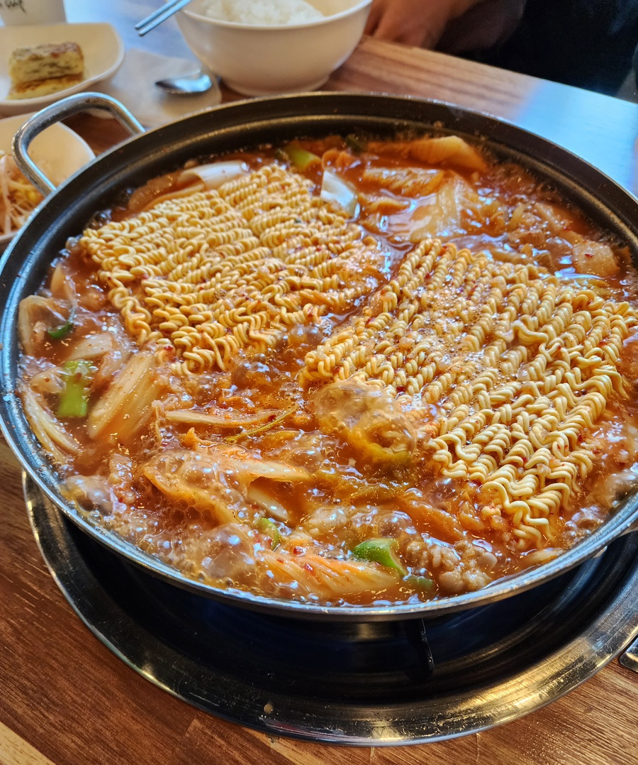 짜글이 생돼지 찌개 이미지