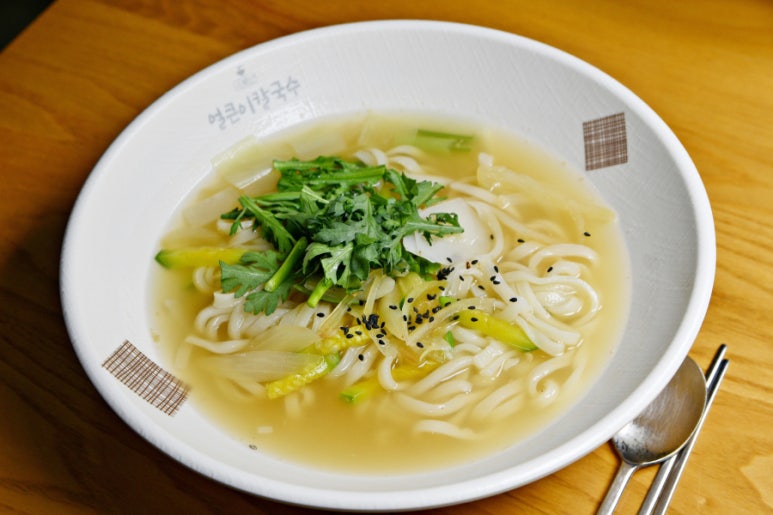 얼큰이 칼국수 이미지