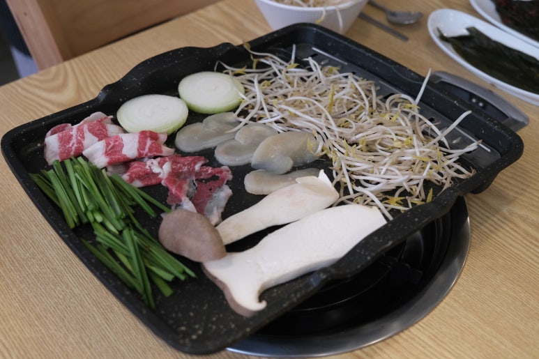 차돌삼합정담 이미지
