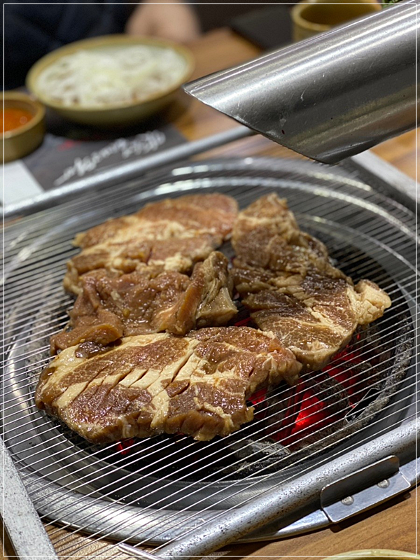 팔뚝갈비 이미지