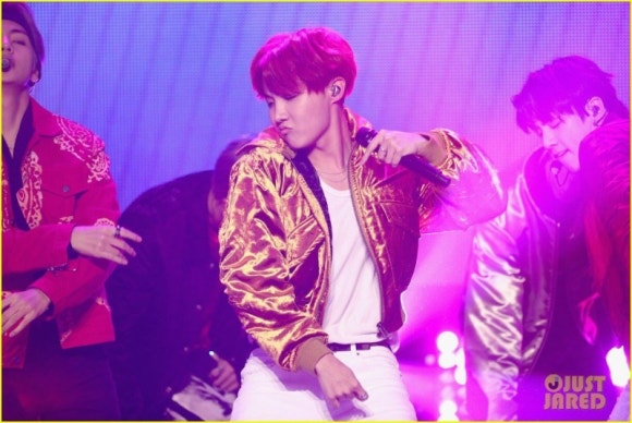 제이홉(J.HOPE) 이미지