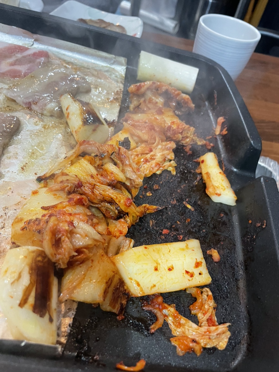 돼지가얼었네 이미지