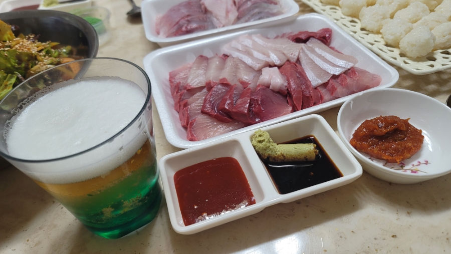 수산시장막썰어횟집 이미지