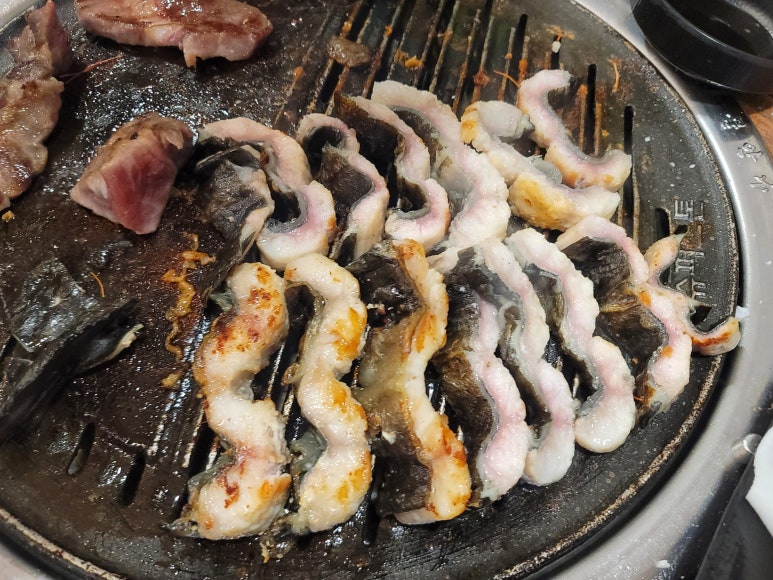장어랑흙돼지 이미지
