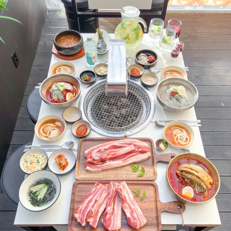 삼겹숯불구이 이미지