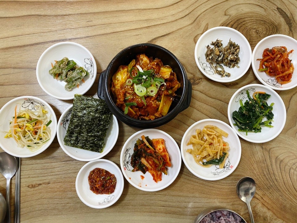신안감자탕 집밥 이미지