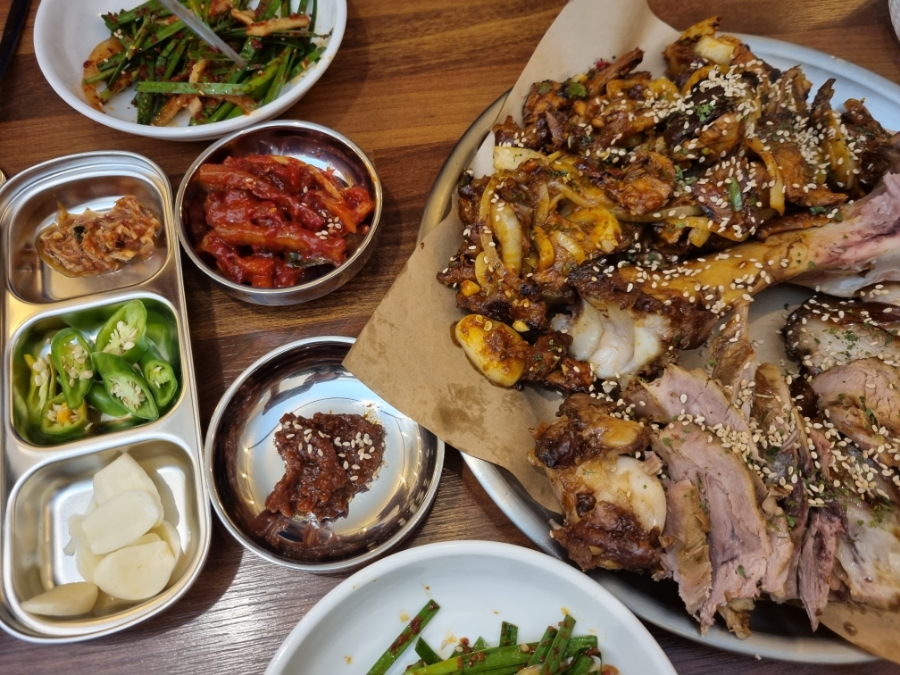청춘불족발 이미지