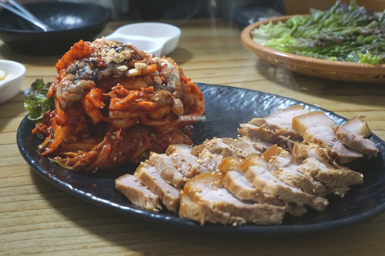 돌다리보쌈칼국수 이미지