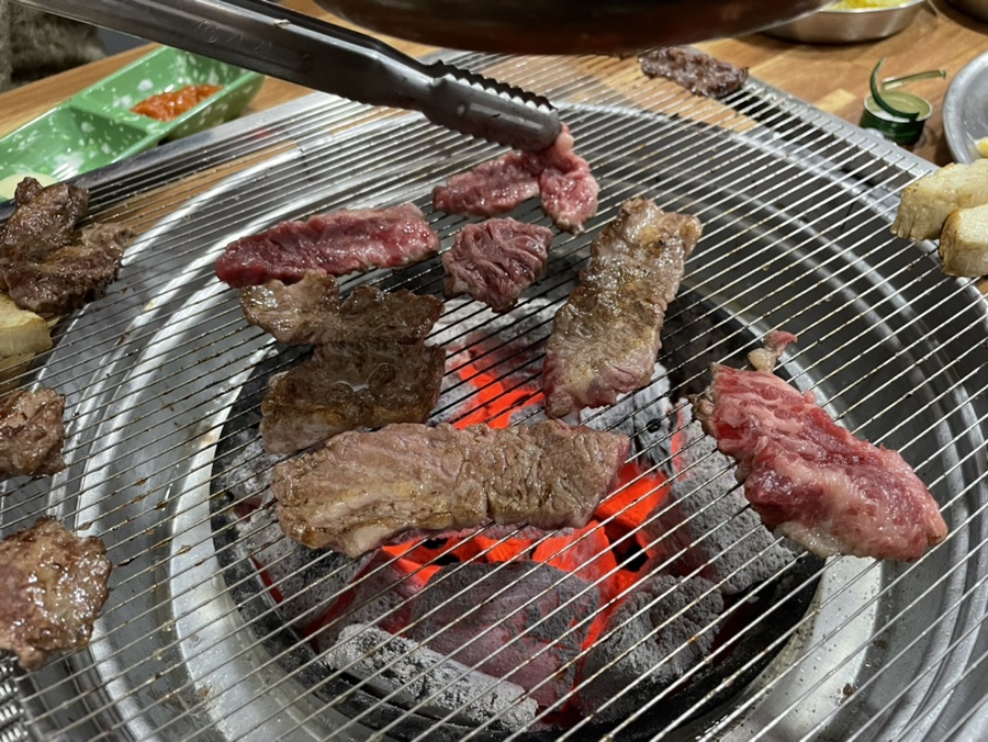 영농회관 숯불 이미지