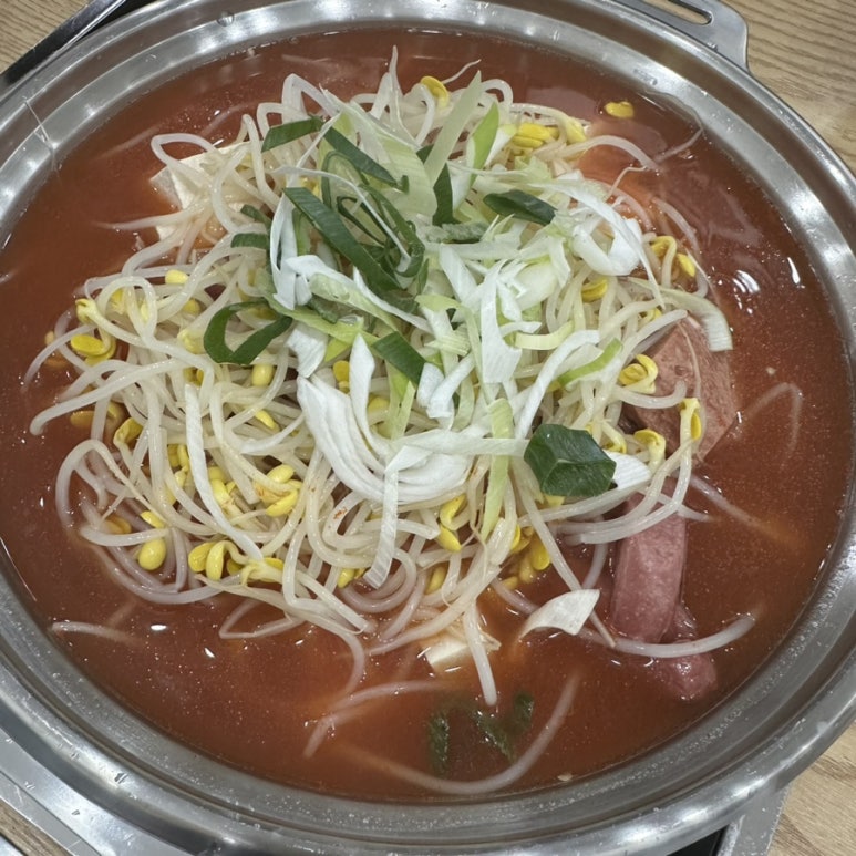 은우네생고기김치찌개 이미지