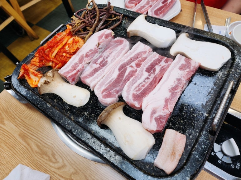 꼬꼬마을숯불바베큐 이미지