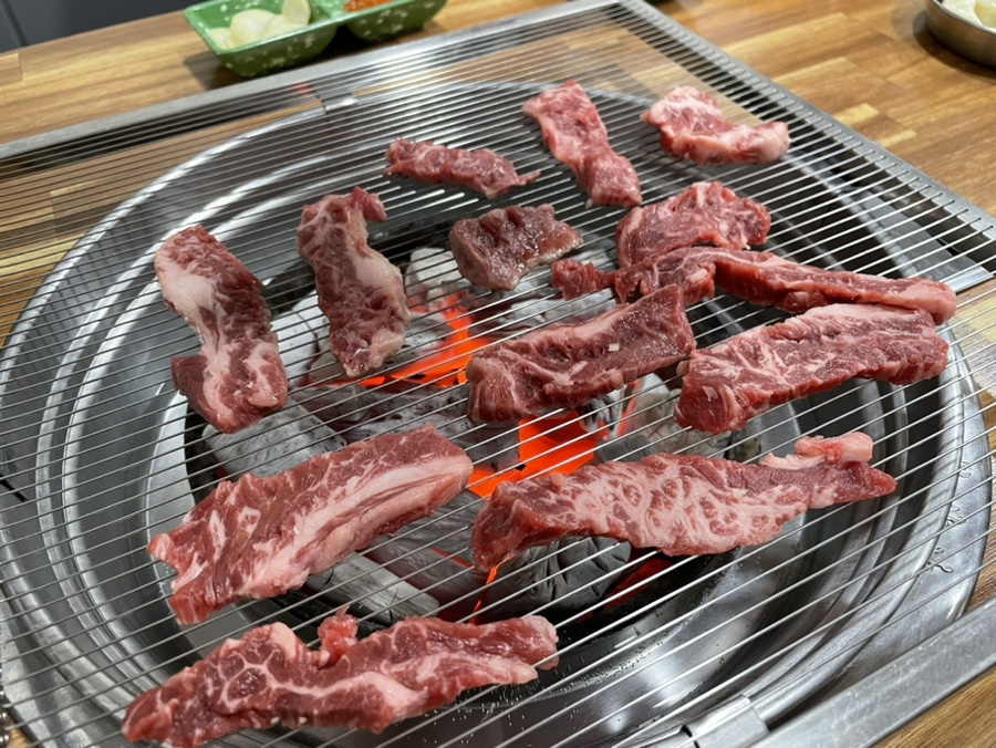 영농회관 숯불 이미지