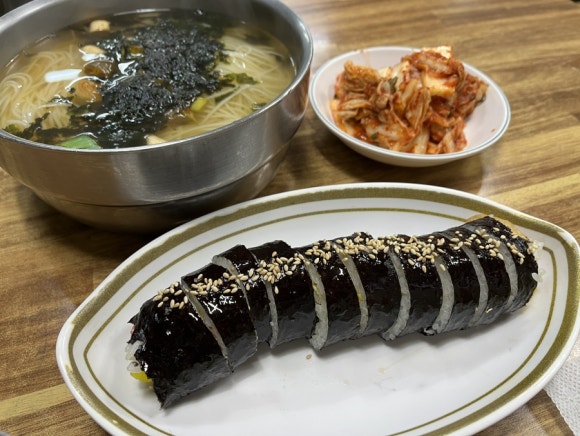 공릉멸치국수 이미지