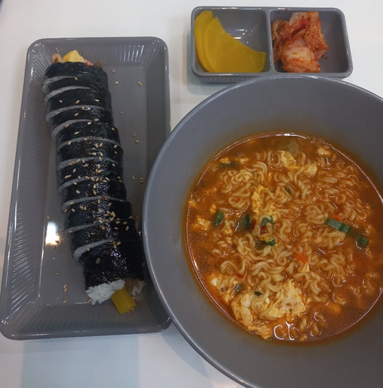 김밥파는언니 이미지