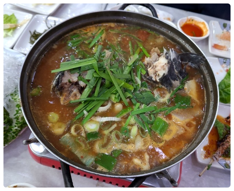 밥이랑 술이랑 회랑 이미지
