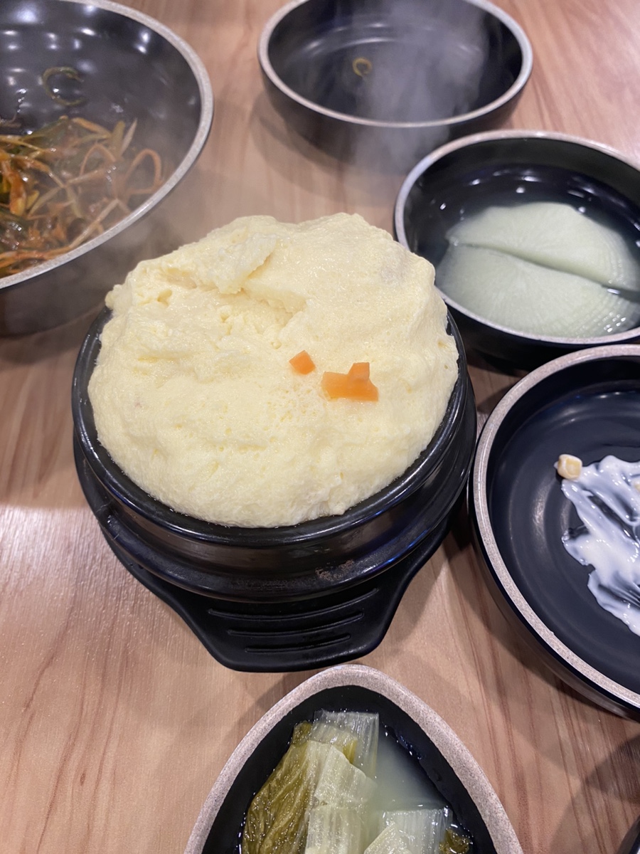 고씨네꺼먹돼지 이미지