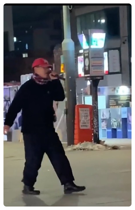 뉴진스 빨강 이미지