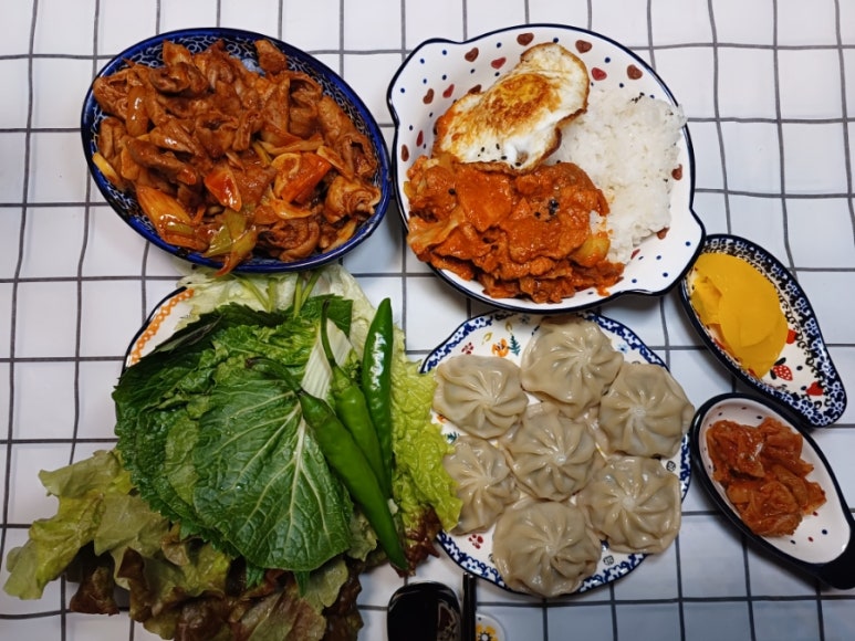 밥머꼬술머꼬 이미지
