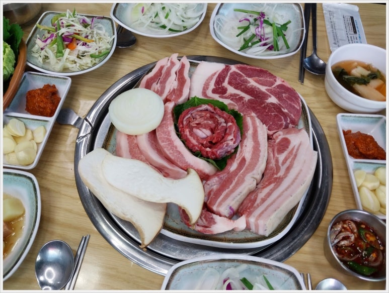 쌍둥이돼지꿈 이미지