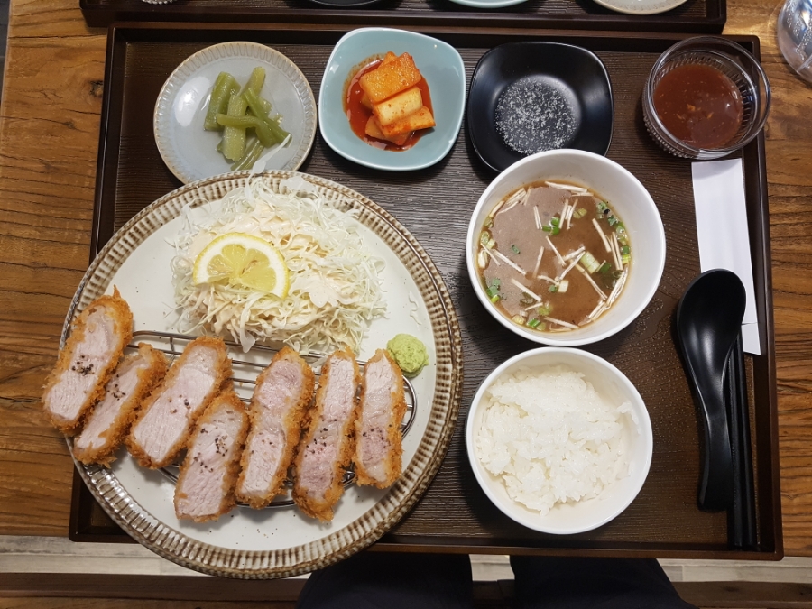 카츠러브우동 이미지