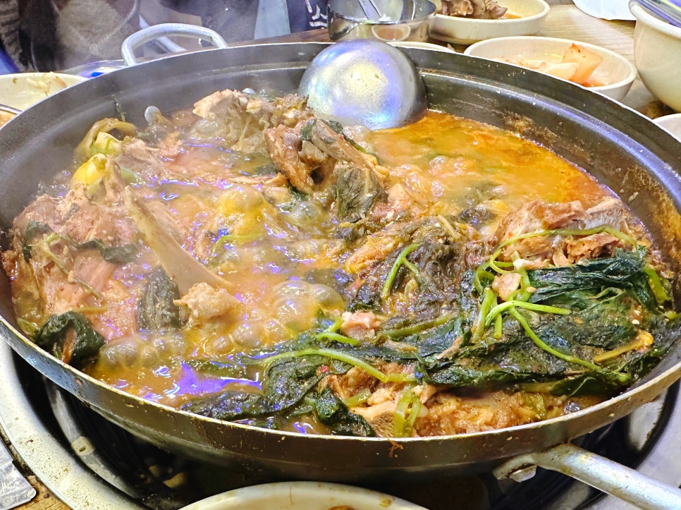 사대명가뼈다귀해장국 이미지