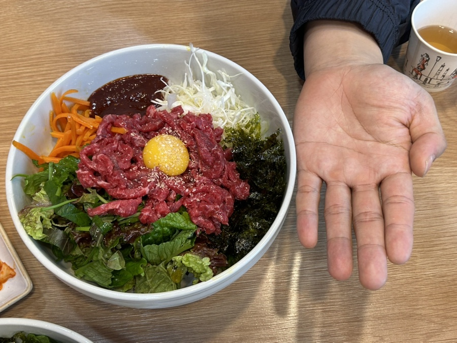 손큰육회 이미지