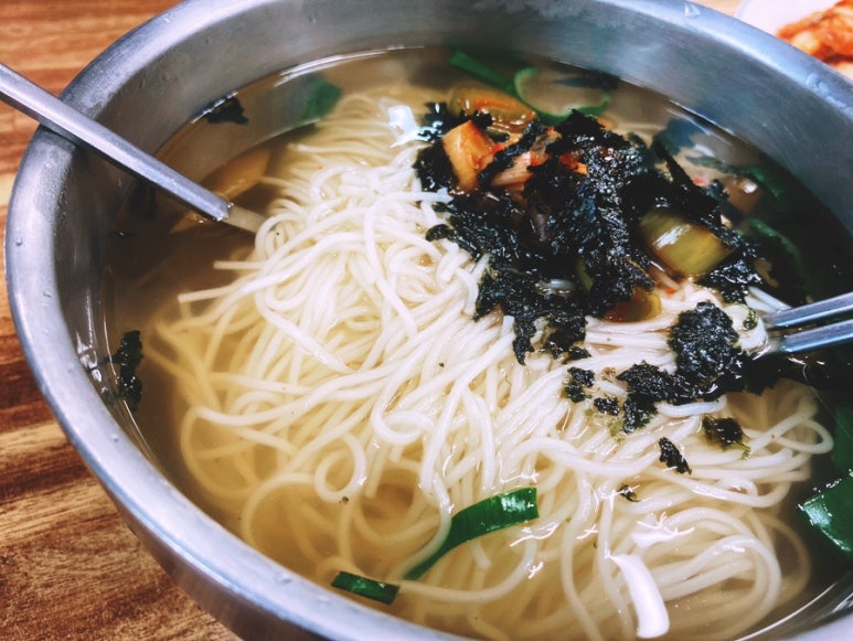 공릉멸치국수 이미지