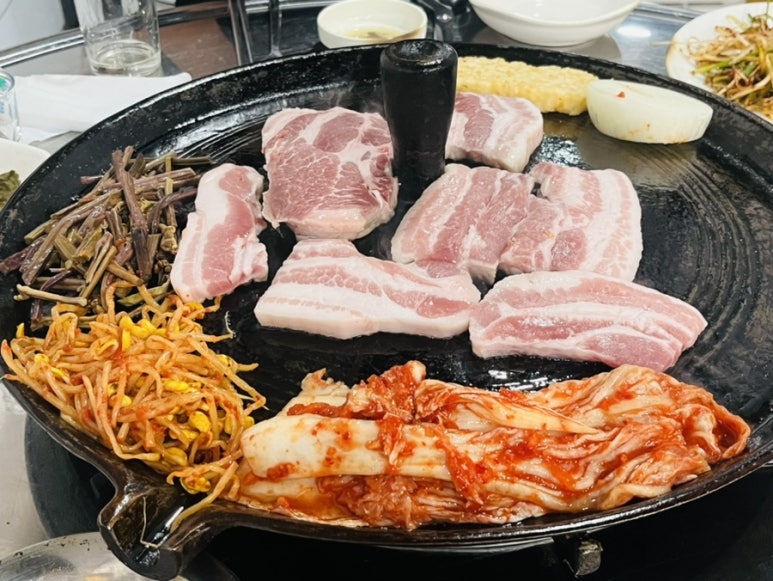 누나네솥뚜껑삼겹살 이미지