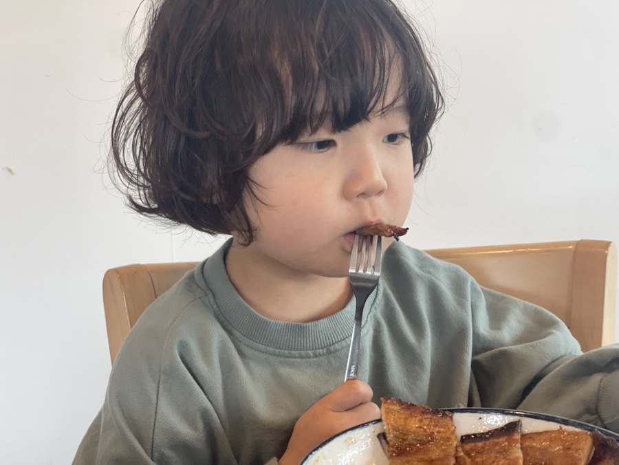 숯불덮밥화리 이미지