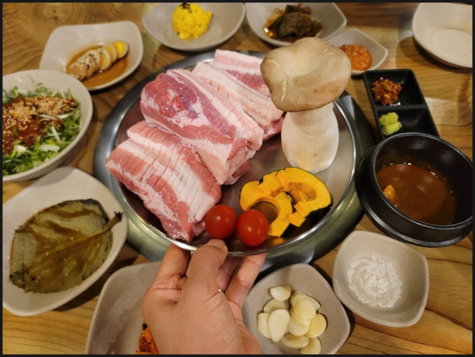 꺼멍집 이미지