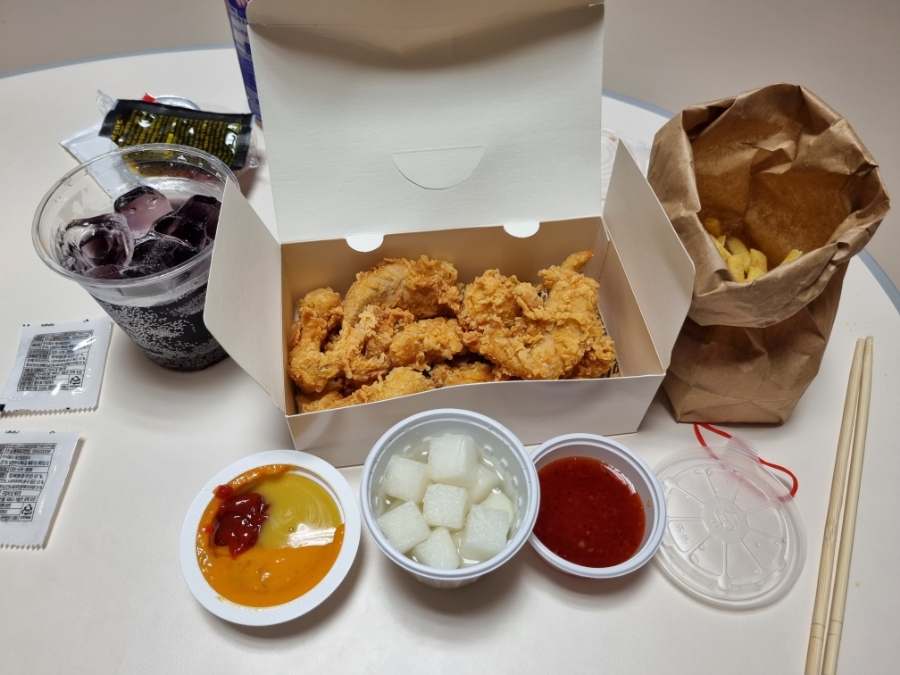 칠구치킨 이미지