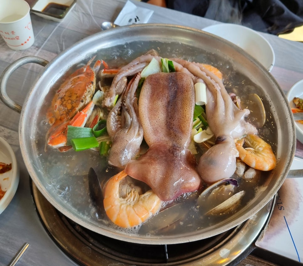 해물왕창손칼국수조개전골 이미지