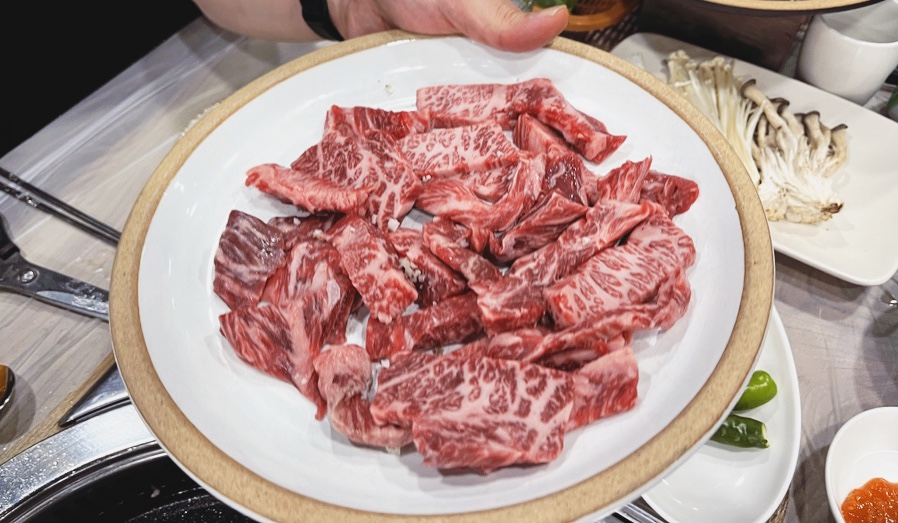 한우나랑먹음돼지 이미지