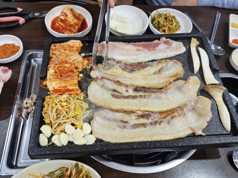 돼지랑이삼겹살 이미지