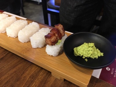 육시리 이미지
