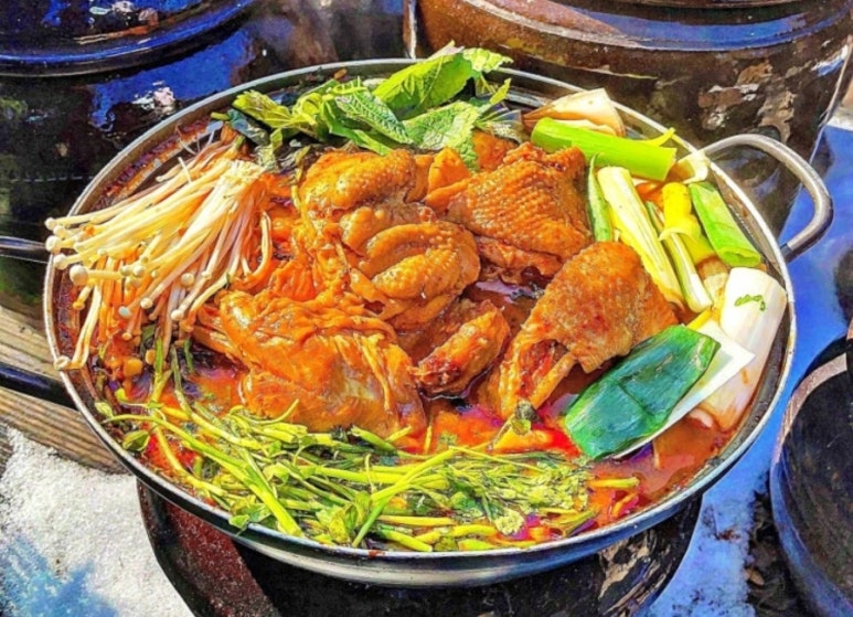 산속에토종닭 이미지