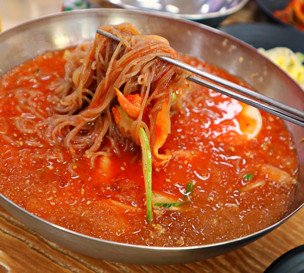 욕쟁이할매냉면 이미지