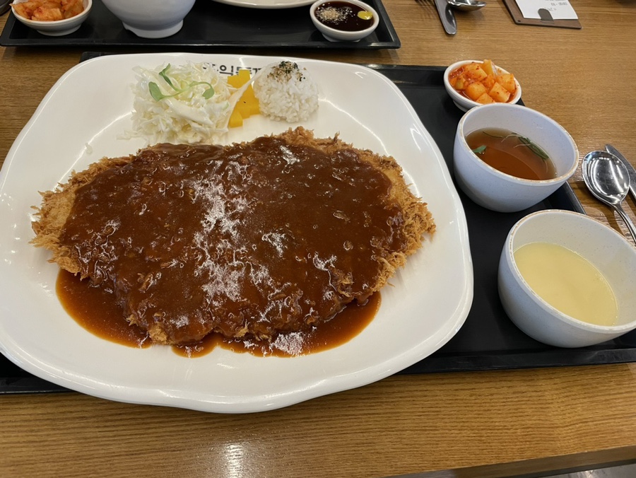 홍익돈까스 서산점 이미지