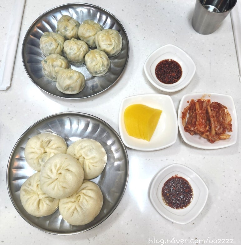 팔공손만두 이미지