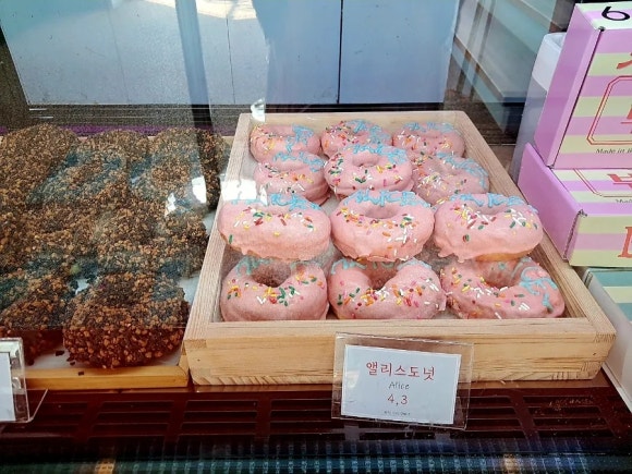 앨리스도넛 이미지